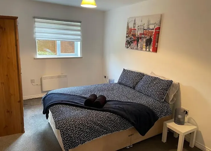 Long - Contractors - Bradley Stoke Apartment *