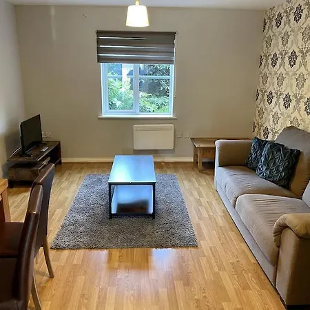 Apartman Long - Contractors - Bradley Stoke *