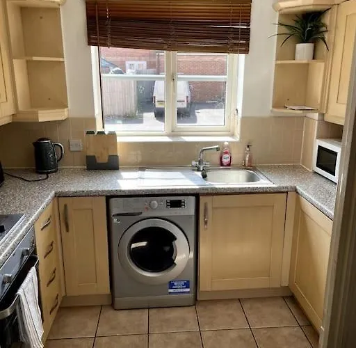 Long - Contractors - Bradley Stoke Apartman Bristol