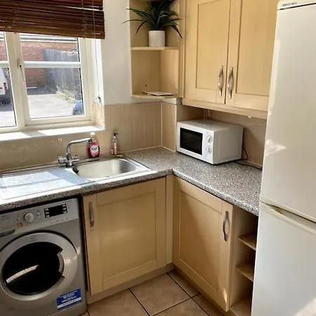 Long - Contractors - Bradley Stoke Daire *