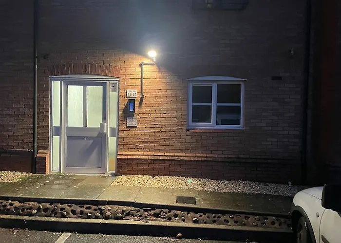 Long - Contractors - Bradley Stoke Апартаменти Бристоль